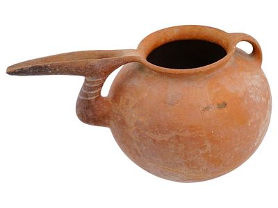 ANCIENT PERSIAN AMLASH CULTURE POTTERY SPOUTED JAR. An Ancient Persian terracotta spouted jar. 