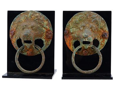 PAIR OF ANCIENT ROMAN BRONZE LION DOOR KNOCKERS. A pair of matching Ancient Roman bronze door 