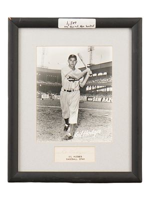 VINTAGE PHOTOGRAPH HALL OF FAMER GIL HODGES SIGNED. A vintage photograph of Hall of Famer Gil 