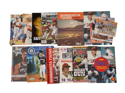 LOT OF VINTAGE AMERICAN SPORTS EPHEMERA. A lot of vintage American sports magazines and 