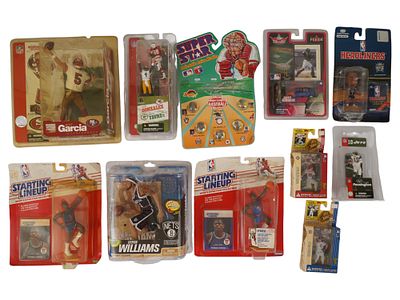 VINTAGE AMERICAN BASEBALL PLAYER FIGURINES IOB. A lot of 11 vintage American baseball and 