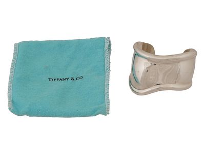 ELSA PERETTI FOR TIFFANY STERLING SILVER BRACELET. A sterling silver Bone Cuff bracelet by 