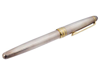 MONTBLANC MEISTERSTUCK SOLITAIRE SILVER FOUNTAIN PEN. A Montblanc Meisterstuck Solitaire 