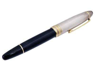 MONTBLANC MEISTERSTUCK STERLING SILVER BALLPOINT PEN. A vintage ballpoint pen by Montblanc. 