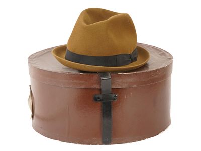 VINTAGE AMERICAN FEDORA MANS HAT BY THOMAS BEGG. A vintage American Fedora mans hat by Thomas 