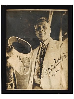 RUSSIAN PHOTO OF FEODOR CHALIAPIN WITH AUTOGRAPH. A black and white photograph depicting Feodor 