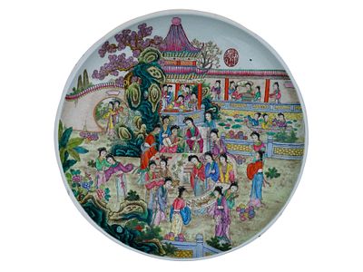 LARGE CHINESE HAND PAINTED SCENE PORCELAIN PLATE. A large Chinese hand painted porcelain plate. 