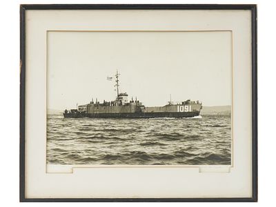 WWII US NAVY LANDING CRAFT SAN FRANCISCO BAY PHOTO. A WWII U.S.S. LCI L 1091 Navy landing craft 
