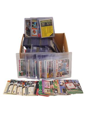 ASSORTED COLLECTION OF VINTAGE BASEBALL TRADING CARDS. A large assorted collection of vintage 