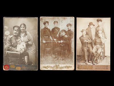ЛОТ ИМПЕРАТОРСКИЕ РУССКИЕ ВОЕННЫЕ КАБИНЕТНЫЕ ПОРТРЕТНЫЕ ФОТОГРАФИИ. Коллекция из трех кабинетных 