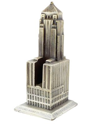 МИНИАТЮРНАЯ ФИГУРКА ЗДАНИЯ ЧИКАГСКОЙ ТОВАРНОЙ БИРЖИ. Винтажная скульптура из литой латуни 