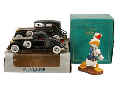 ВИНТАЖНАЯ ФАРФОРОВАЯ ФИГУРКА ДОНАЛЬДА ДАКА VAR RADIOS. Набор из трех винтажных предметов: двух 