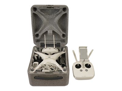 КВАДРОКОПТЕР DJI PHANTOM 4 С ДОПОЛНИТЕЛЬНЫМ КОМПЛЕКТОМ УПРАВЛЕНИЯ. Квадрокоптер DJI Phantom 4 с 