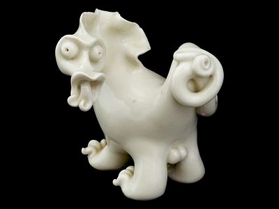 АНТИКВАРНАЯ КИТАЙСКАЯ ФАРФОРОВАЯ ФИГУРА БЛАНК ДЕ ШИНЬ ДИНАСТИИ ЦИН. Антикварная китайская 