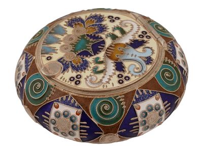 RUSSIAN SILVER AND CLOISONNE ENAMEL PILL BOX. A Russian silver pill or snuff box. Round piece 