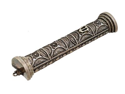 JUDAICA STERLING SILVER FILIGREE MEZUZAH CASE. A mezuzah case crafted with elaborate filigree 