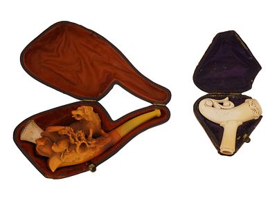 LOT OF EUROPEAN PIPE AND CHEROOT HOLDER IN CASES. A lot of two smoking accessories, including a 