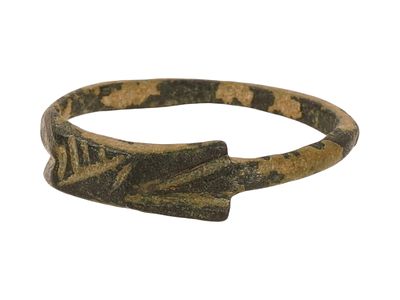 ДРЕВНЕЕ ИСЛАМСКОЕ ГРАВИРОВАННОЕ БРОНЗОВОЕ КОЛЬЦО, 600–800 ГГ. Н. Э. Древнее исламское бронзовое 