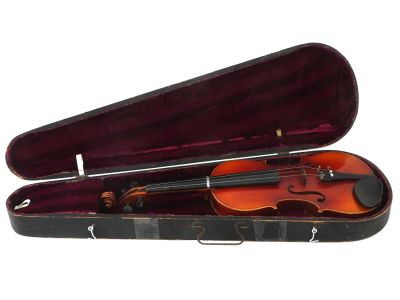 ANTIQUE ANTONIUS STRADIVARIUS MODEL VIOLIN W WOOD CASE. An antique European, probably German 