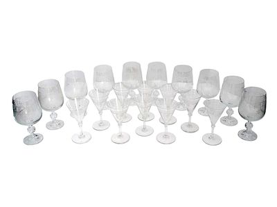 FRENCH LOUIS XV STYLE CRYSTAL WINE GLASSES SET. A lot of vintage French clear lead glass wine 