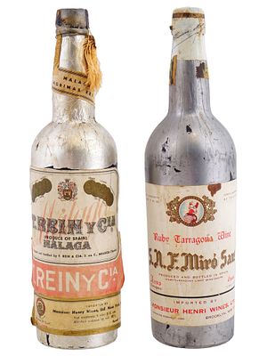 VINTAGE SPANISH RED WINE BOTTLES MONSIEUR HENRY. A pair of Spanish red wine bottles. Ca. 1950s 
