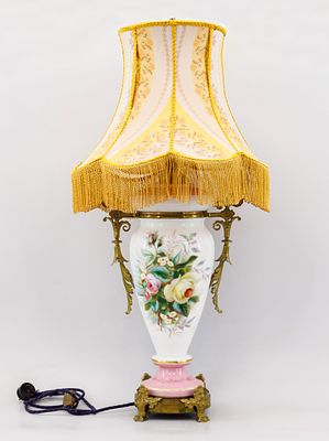 Лампа настольная со стеклянным основанием. Европа, вторая половина XIX в. 
Стекло, металл 