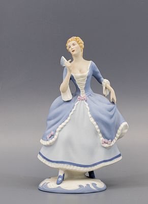 Скульптура &laquo;Дама с веером&raquo;. Богемия, &laquo;Royal Dux&raquo; (Роял Дукс), 2-я пол. XX в. 
Бисквит 