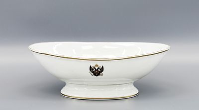 Салатник овальный из Коронационного (Зимнедворского) сервиза. Россия, Санкт-Петербург 