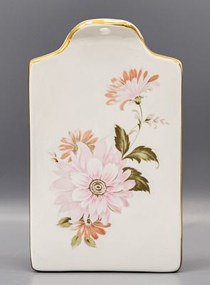 Сырная доска &laquo;Хризантемы&raquo;. СССР, Дулевский фарфоровый завод, 1968-91 гг. 
Фарфор, деколь 