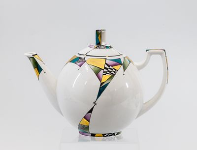 Чайник заварочный &laquo;Арлекино&raquo;. Россия, Ленинградский фарфоровый завод, 2000 г. 
Автор росписи 
