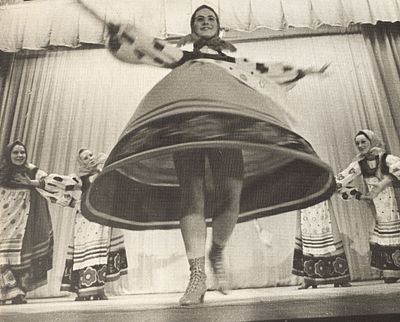 Геринас А.М.(1932-1984) - Фотография выступления ансамбля &laquo;Березка&raquo;. [2 пол. 1960-х гг.] Размер 