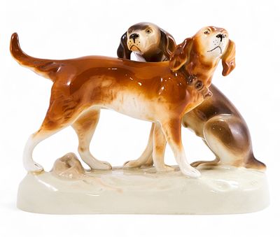 Скульптура Две собаки фарфор, Royal Dux Чехословакия ХХ в. 20х27,5 см. ЧехословакияВторая 