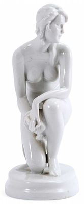 Скульптура Обнаженная фарфор, Жолнаи (Zsolnay) Печ Венгрия сер. ХХ в. Н-22,5 см. Печ 