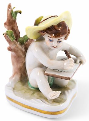 Скульптура Мальчик в шляпе фарфор, Aelteste Volkstedter 1900-36 гг. 6х7 см. Германия.1900-1936 