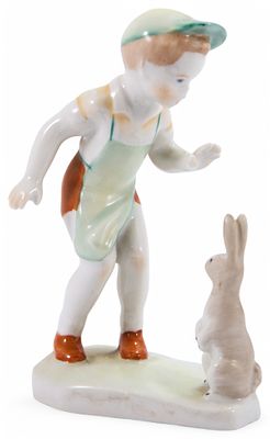 Скульптура Мальчик и зайчик фарфор, Акуинкум (Aquincum) Венгрия сер. ХХ в. Н-11,5 см. Акуинкум 