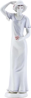 Скульптура Девушка с цветками фарфор Holohaza Венгрия 1980-90-е гг. Н-42 см. Холлохаза 
