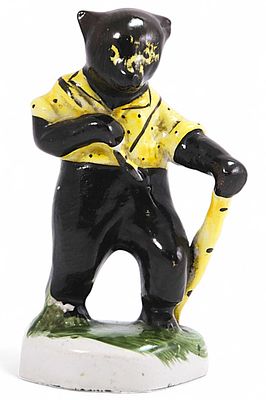 Скульптура &laquo;Медведь с коробом и посохом&raquo;. Мстинский Райпромкомбинат Бронницы1950 ггфарфор; 