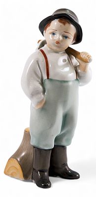 Скульптура Мальчик с кувшином фарфор, Жолнаи (Zsolnay) Печ Венгрия 1970-е гг. 18,8 см. Печ 
