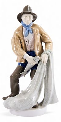 Скульптура Рыбак фарор, Графенталь (Grafenthal) ГДР 1972-90 гг. Н-25,4 см. Графенталь 