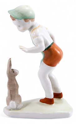 Скульптура Мальчик и зайчик фарфор, Акуинкум (Aquincum) Венгрия сер. ХХ в. Н-10,2 см. Акуинкум 
