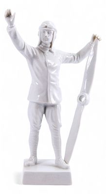 Скульптура Летчик фарфор, Neundorf Германия кон. ХХ в. Н-24,7 см. Neundorf, Германияконец XX 