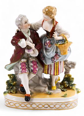 Скульптура Цветочница и кавалер фарфор, E.&A. M&uuml;ller Германия кон. XIX в. H-15,3 см. Рудольштадт 