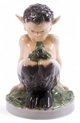 Скульптура Сатир с лягушкой фарфор, Royal Copenhagen Factory Дания 1975–79 гг. 11,5х9 см. Копенг 