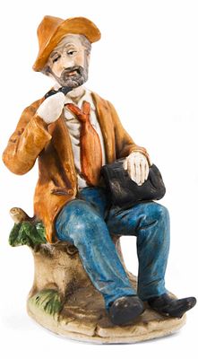 Скульптура Курильщик бисквит Германия пер. пол. ХХ в. Н-13,5 см. Германия.первая половина ХХ 