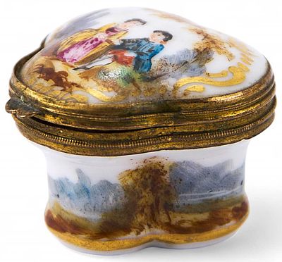 Шкатулка Дама и кавалер фарфор, Мейсен (Meissen) Германия 1869-1900 гг. 4,7х3 см. Германия1869-1 