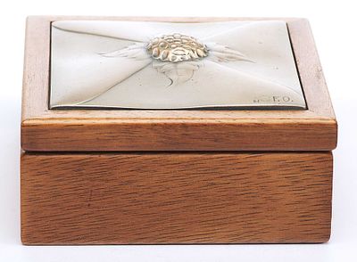 Шкатулка, Италия. Италияпосле 1999 гсеребро 925, дерево (дуб), шлифовка, штамп5,7 см х 12,2 