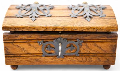 Деревянная шкатулка сундучок дерево, металл Европа 17,9х8,6 см. ЕвропаСередина XX векадерево 