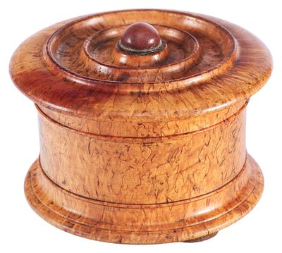 Шкатулка из карельской березы, Россииская Империя, 1910-е гг. РоссияНачало XX векакарельская 