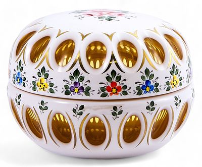 Шкатулка могослойное стекло, эмали Богемия сер. ХХ в. 9,5x14 см. БогемияКонец XIX 