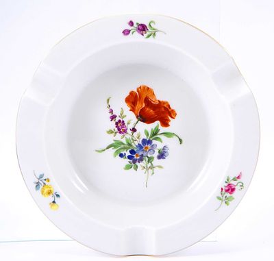 Пепельница Полевые цветы фарфор, Мейсен (Meissen) Германия сер. ХХ в. D-12,5 см. Мейсен 